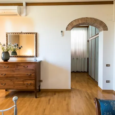 Alojamento de Acomodação e Pequeno-almoço Villa Giola B&B *
