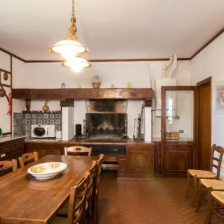Alojamento de Acomodação e Pequeno-almoço Villa Giola B&B *